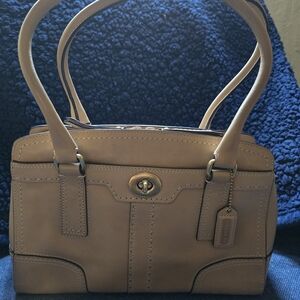 Elegant Tan Leather Handbag